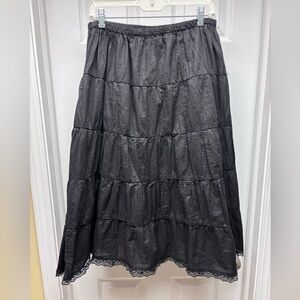 Metro Wear Black Tiered Lace Hem Skirt – Size L